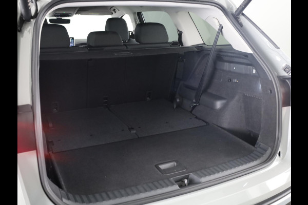 Škoda Kodiaq 1.5 TSI MHEV Business Edition 7p. 150 PK DSG | Verlengde garantie | 7 PERSOONS | Trekhaak | LED Matrix koplampen | Škoda Kodiaq 1.5 TSI MHEV Business Edition 7p. 150 PK DSG | Verlengde garantie | 7 PERSOONS | Trekhaak | LED Matrix koplampen |
