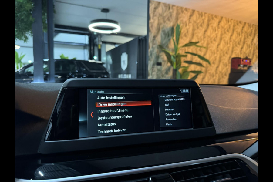 BMW 5 Serie Touring 530i Sport Line Garantie LED Leder Elek. Achterklep Keyless Stoelvw Navi DAB PDC Cruise Clima