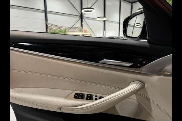 BMW 5 Serie Touring 530i Sport Line Garantie LED Leder Elek. Achterklep Keyless Stoelvw Navi DAB PDC Cruise Clima