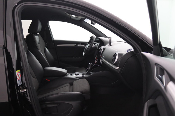 Audi A3 Sportback 35 TFSI CoD Advance Sport (BLACK PACK, VIRTUAL COCKPIT, STOELVERWARMING, 1e EIGENAAR, GOED ONDERHOUDEN) Audi A3 Sportback 35 TFSI CoD Advance Sport (BLACK PACK, VIRTUAL COCKPIT, STOELVERWARMING, 1e EIGENAAR, GOED ONDERHOUDEN)