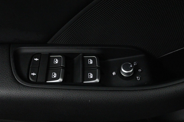 Audi A3 Sportback 35 TFSI CoD Advance Sport (BLACK PACK, VIRTUAL COCKPIT, STOELVERWARMING, 1e EIGENAAR, GOED ONDERHOUDEN) Audi A3 Sportback 35 TFSI CoD Advance Sport (BLACK PACK, VIRTUAL COCKPIT, STOELVERWARMING, 1e EIGENAAR, GOED ONDERHOUDEN)