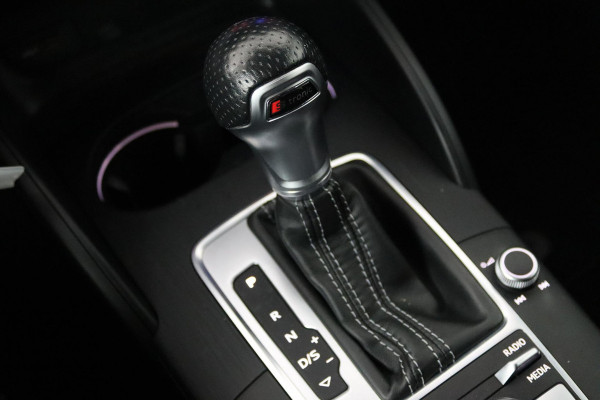 Audi A3 Sportback 35 TFSI CoD Advance Sport (BLACK PACK, VIRTUAL COCKPIT, STOELVERWARMING, 1e EIGENAAR, GOED ONDERHOUDEN) Audi A3 Sportback 35 TFSI CoD Advance Sport (BLACK PACK, VIRTUAL COCKPIT, STOELVERWARMING, 1e EIGENAAR, GOED ONDERHOUDEN)