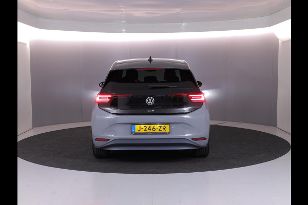 Volkswagen ID.3 First Max 58 kWh 204 pk | Navigatie | Panoramadak | Trekhaak (afneembaar) | Parkeersensoren | Achteruitrijcamera | Matrix LED koplampen | Volkswagen ID.3 First Max 58 kWh 204 pk | Navigatie | Panoramadak | Trekhaak (afneembaar) | Parkeersensoren | Achteruitrijcamera | Matrix LED koplampen |