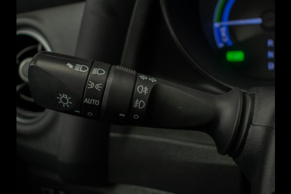 Toyota Auris Touring Sports 1.8 Hybrid Dynamic Go Sport (NAVI,CAMERA,CLIMATE,CRUISE,PDC,GETINT,DAB,SPORTSTOELEN,LM VELGEN) Toyota Auris Touring Sports 1.8 Hybrid Dynamic Go Sport (NAVI,CAMERA,CLIMATE,CRUISE,PDC,GETINT,DAB,SPORTSTOELEN,LM VELGEN)