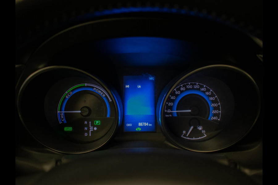 Toyota Auris Touring Sports 1.8 Hybrid Dynamic Go Sport (NAVI,CAMERA,CLIMATE,CRUISE,PDC,GETINT,DAB,SPORTSTOELEN,LM VELGEN) Toyota Auris Touring Sports 1.8 Hybrid Dynamic Go Sport (NAVI,CAMERA,CLIMATE,CRUISE,PDC,GETINT,DAB,SPORTSTOELEN,LM VELGEN)