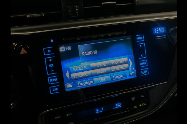 Toyota Auris Touring Sports 1.8 Hybrid Dynamic Go Sport (NAVI,CAMERA,CLIMATE,CRUISE,PDC,GETINT,DAB,SPORTSTOELEN,LM VELGEN) Toyota Auris Touring Sports 1.8 Hybrid Dynamic Go Sport (NAVI,CAMERA,CLIMATE,CRUISE,PDC,GETINT,DAB,SPORTSTOELEN,LM VELGEN)