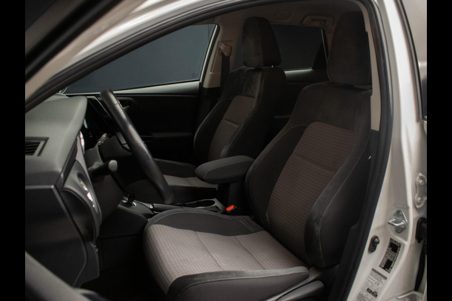 Toyota Auris Touring Sports 1.8 Hybrid Dynamic Go Sport (NAVI,CAMERA,CLIMATE,CRUISE,PDC,GETINT,DAB,SPORTSTOELEN,LM VELGEN) Toyota Auris Touring Sports 1.8 Hybrid Dynamic Go Sport (NAVI,CAMERA,CLIMATE,CRUISE,PDC,GETINT,DAB,SPORTSTOELEN,LM VELGEN)