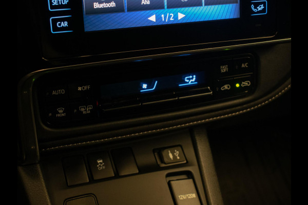 Toyota Auris Touring Sports 1.8 Hybrid Dynamic Go Sport (NAVI,CAMERA,CLIMATE,CRUISE,PDC,GETINT,DAB,SPORTSTOELEN,LM VELGEN) Toyota Auris Touring Sports 1.8 Hybrid Dynamic Go Sport (NAVI,CAMERA,CLIMATE,CRUISE,PDC,GETINT,DAB,SPORTSTOELEN,LM VELGEN)