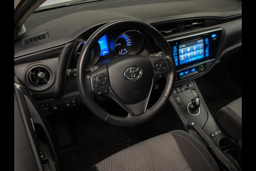 Toyota Auris Touring Sports 1.8 Hybrid Dynamic Go Sport (NAVI,CAMERA,CLIMATE,CRUISE,PDC,GETINT,DAB,SPORTSTOELEN,LM VELGEN) Toyota Auris Touring Sports 1.8 Hybrid Dynamic Go Sport (NAVI,CAMERA,CLIMATE,CRUISE,PDC,GETINT,DAB,SPORTSTOELEN,LM VELGEN)