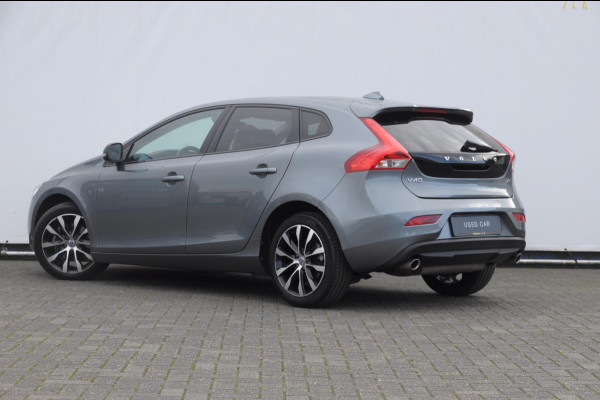 Volvo V40 T3 152PK Dynamic Edition / Cruise control / Panoramadak / Parkeeren met camera / Harman kardon audio / Standkachel / Stoelverwarming Volvo V40 T3 152PK Dynamic Edition / Cruise control / Panoramadak / Parkeeren met camera / Harman kardon audio / Standkachel / Stoelverwarming
