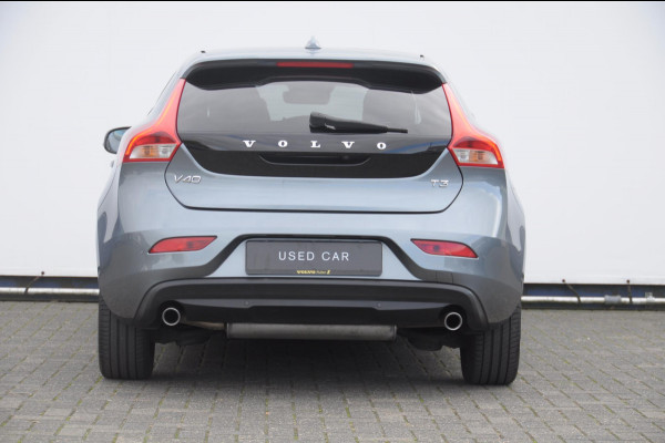 Volvo V40 T3 152PK Dynamic Edition / Cruise control / Panoramadak / Parkeeren met camera / Harman kardon audio / Standkachel / Stoelverwarming Volvo V40 T3 152PK Dynamic Edition / Cruise control / Panoramadak / Parkeeren met camera / Harman kardon audio / Standkachel / Stoelverwarming