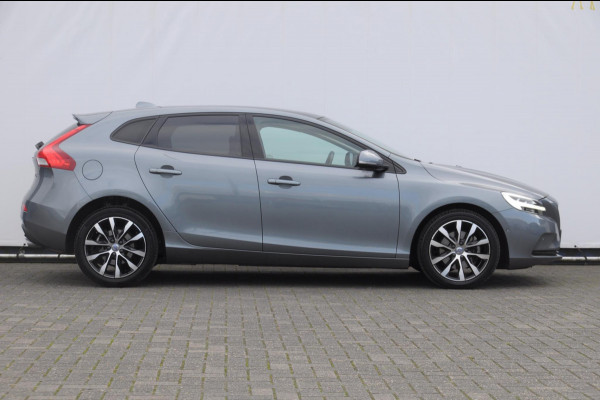 Volvo V40 T3 152PK Dynamic Edition / Cruise control / Panoramadak / Parkeeren met camera / Harman kardon audio / Standkachel / Stoelverwarming Volvo V40 T3 152PK Dynamic Edition / Cruise control / Panoramadak / Parkeeren met camera / Harman kardon audio / Standkachel / Stoelverwarming