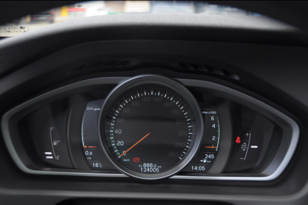 Volvo V40 T3 152PK Dynamic Edition / Cruise control / Panoramadak / Parkeeren met camera / Harman kardon audio / Standkachel / Stoelverwarming Volvo V40 T3 152PK Dynamic Edition / Cruise control / Panoramadak / Parkeeren met camera / Harman kardon audio / Standkachel / Stoelverwarming