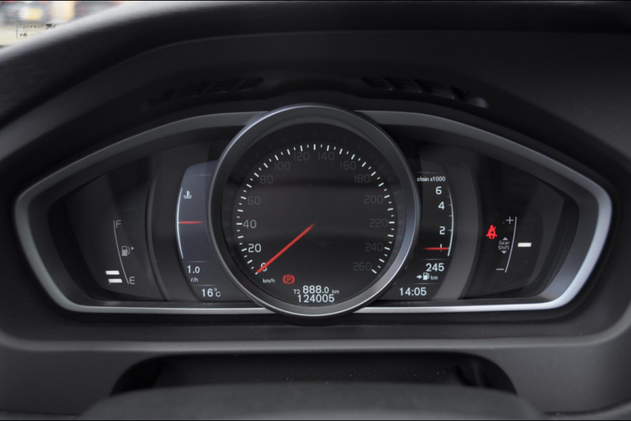 Volvo V40 T3 152PK Dynamic Edition / Cruise control / Panoramadak / Parkeeren met camera / Harman kardon audio / Standkachel / Stoelverwarming Volvo V40 T3 152PK Dynamic Edition / Cruise control / Panoramadak / Parkeeren met camera / Harman kardon audio / Standkachel / Stoelverwarming