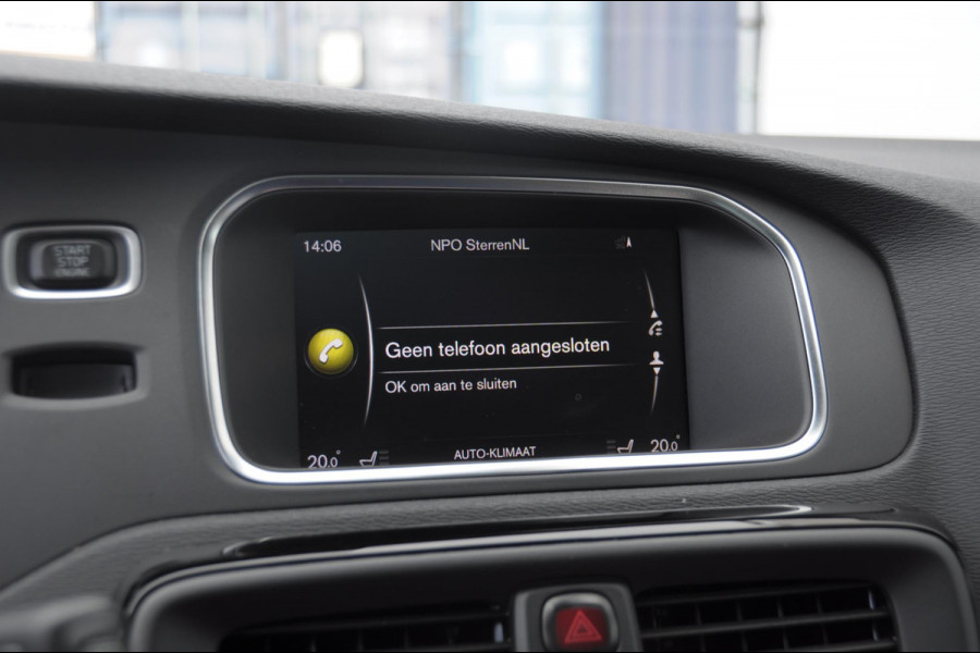 Volvo V40 T3 152PK Dynamic Edition / Cruise control / Panoramadak / Parkeeren met camera / Harman kardon audio / Standkachel / Stoelverwarming Volvo V40 T3 152PK Dynamic Edition / Cruise control / Panoramadak / Parkeeren met camera / Harman kardon audio / Standkachel / Stoelverwarming