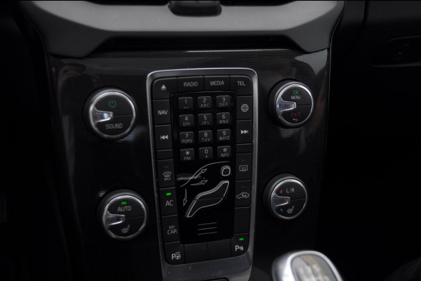 Volvo V40 T3 152PK Dynamic Edition / Cruise control / Panoramadak / Parkeeren met camera / Harman kardon audio / Standkachel / Stoelverwarming Volvo V40 T3 152PK Dynamic Edition / Cruise control / Panoramadak / Parkeeren met camera / Harman kardon audio / Standkachel / Stoelverwarming