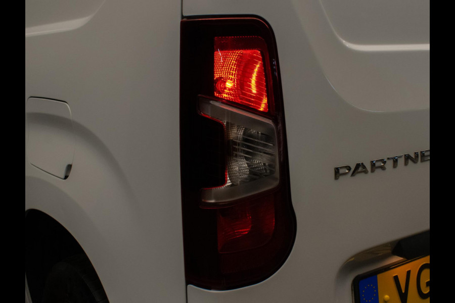 Peugeot Partner 1.5 BlueHDI Premium Sport (CLIMATE,BLUETOOTH,PDC,SCHUIFDEUR,DAB,LED,SPORTSTOELEN,TREKHAAK,NIEUWE APK,NETTE STAAT) Peugeot Partner 1.5 BlueHDI Premium Sport (CLIMATE,BLUETOOTH,PDC,SCHUIFDEUR,DAB,LED,SPORTSTOELEN,TREKHAAK,NIEUWE APK,NETTE STAAT)