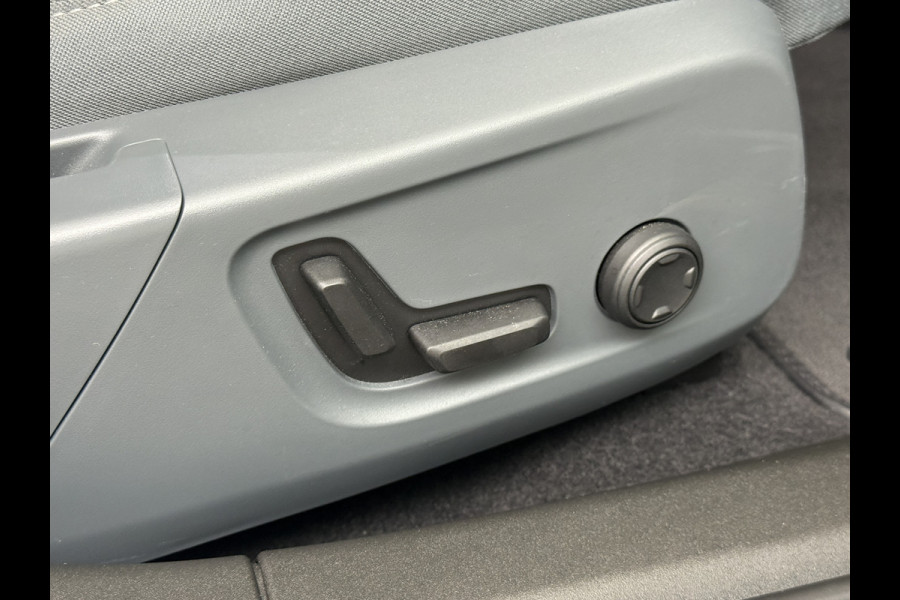 Polestar 2 AUT. 408 pk Long Range Dual Motor SOH 97,5% 78kWh Panorama-Dak Harman&Kardon® Electr.Stoelen Verwarmd+Achterbank+Stuur Adaptive- Verkeersbord detectie Regen-Lichtsensor Virtual-Cockpit Home-Link Bots waarschuwing Autonoom-Rem Lane Assist Keyless Connected 1e Eigenaar Origineel Nederlandse Auto 1.500kg Trekvermogen 660Nm! € 61.000 nieuw! Polestar 2 AUT. 408 pk Long Range Dual Motor SOH 97,5% 78kWh Panorama-Dak Harman&Kardon® Electr.Stoelen Verwarmd+Achterbank+Stuur Adaptive- Verkeersbord detectie Regen-Lichtsensor Virtual-Cockpit Home-Link Bots waarschuwing Autonoom-Rem Lane Assist Keyless Connected 1e Eigenaar Origineel Nederlandse Auto 1.500kg Trekvermogen 660Nm! € 61.000 nieuw!
