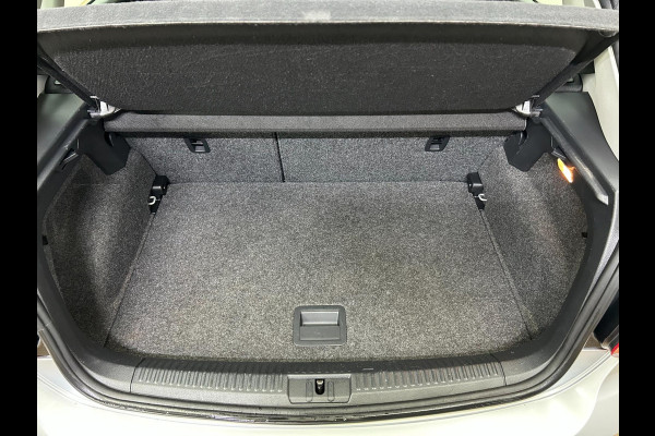 Volkswagen Polo Occasion 1.2 TSI Comfortline | Grijs | Airco | Tweedehands Volkswagen Polo | Zwarte velgen | Carplay Volkswagen Polo Occasion 1.2 TSI Comfortline | Grijs | Airco | Tweedehands Volkswagen Polo | Zwarte velgen | Carplay