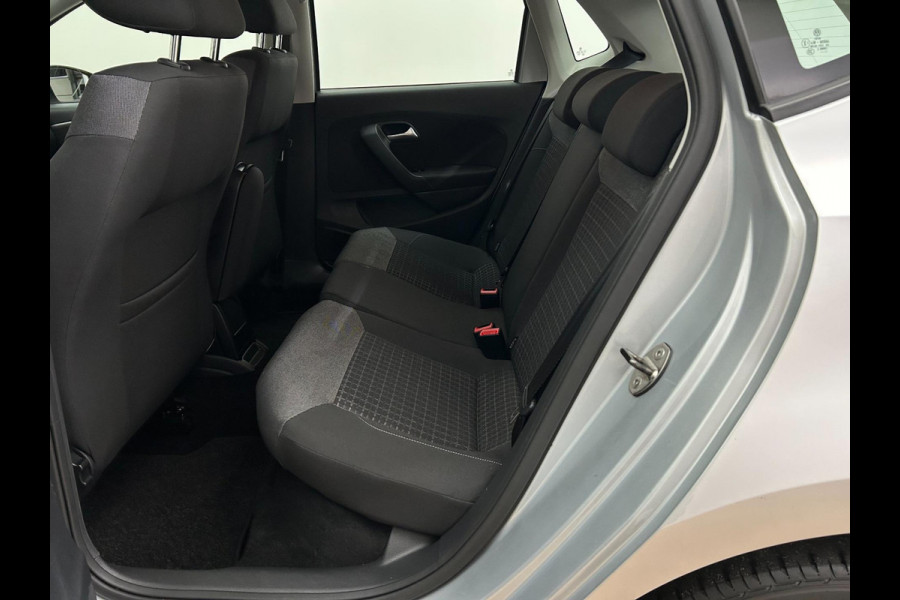 Volkswagen Polo Occasion 1.2 TSI Comfortline | Grijs | Airco | Tweedehands Volkswagen Polo | Zwarte velgen | Carplay Volkswagen Polo Occasion 1.2 TSI Comfortline | Grijs | Airco | Tweedehands Volkswagen Polo | Zwarte velgen | Carplay