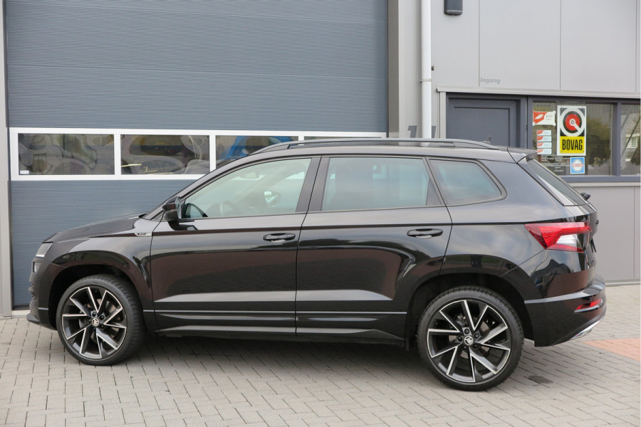 Škoda Karoq 1.5 TSI ACT 150pk Sportline Business Stoelverwarming , Led verlichting , DAB+ radio , Carplay ,Canton sound systeem, Achteruitrijcamera , Parkeersensoren ,Electr. achterklep ,etc. Škoda Karoq 1.5 TSI ACT 150pk Sportline Business Stoelverwarming , Led verlichting , DAB+ radio , Carplay ,Canton sound systeem, Achteruitrijcamera , Parkeersensoren ,Electr. achterklep ,etc.