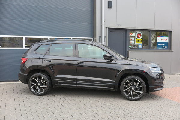 Škoda Karoq 1.5 TSI ACT 150pk Sportline Business Stoelverwarming , Led verlichting , DAB+ radio , Carplay ,Canton sound systeem, Achteruitrijcamera , Parkeersensoren ,Electr. achterklep ,etc. Škoda Karoq 1.5 TSI ACT 150pk Sportline Business Stoelverwarming , Led verlichting , DAB+ radio , Carplay ,Canton sound systeem, Achteruitrijcamera , Parkeersensoren ,Electr. achterklep ,etc.