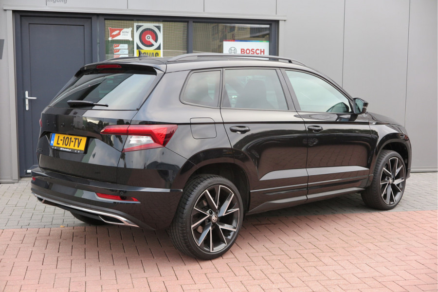 Škoda Karoq 1.5 TSI ACT 150pk Sportline Business Stoelverwarming , Led verlichting , DAB+ radio , Carplay ,Canton sound systeem, Achteruitrijcamera , Parkeersensoren ,Electr. achterklep ,etc. Škoda Karoq 1.5 TSI ACT 150pk Sportline Business Stoelverwarming , Led verlichting , DAB+ radio , Carplay ,Canton sound systeem, Achteruitrijcamera , Parkeersensoren ,Electr. achterklep ,etc.