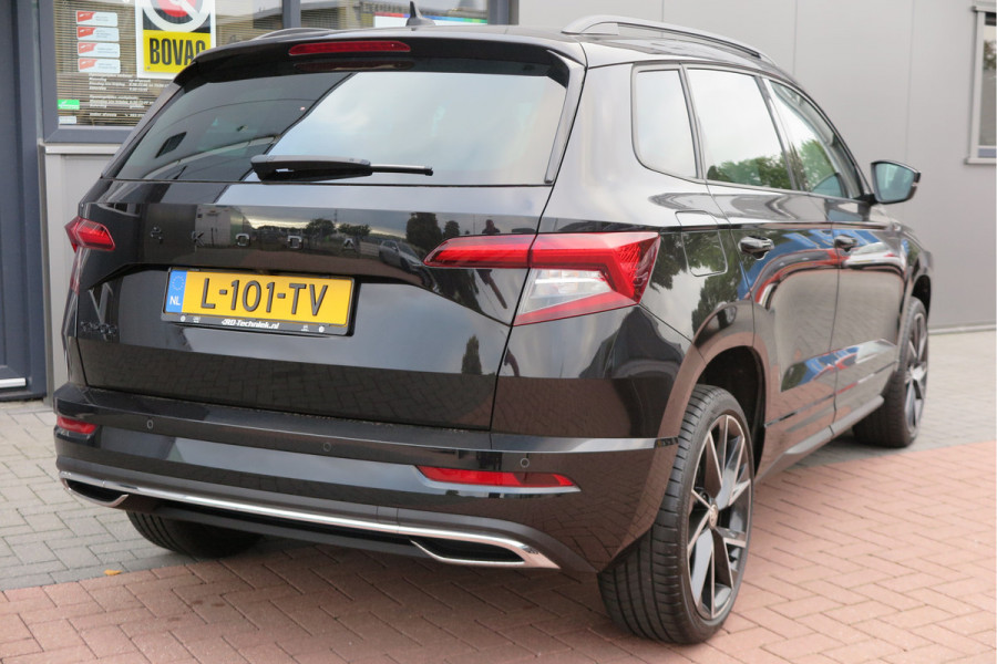 Škoda Karoq 1.5 TSI ACT 150pk Sportline Business Stoelverwarming , Led verlichting , DAB+ radio , Carplay ,Canton sound systeem, Achteruitrijcamera , Parkeersensoren ,Electr. achterklep ,etc. Škoda Karoq 1.5 TSI ACT 150pk Sportline Business Stoelverwarming , Led verlichting , DAB+ radio , Carplay ,Canton sound systeem, Achteruitrijcamera , Parkeersensoren ,Electr. achterklep ,etc.