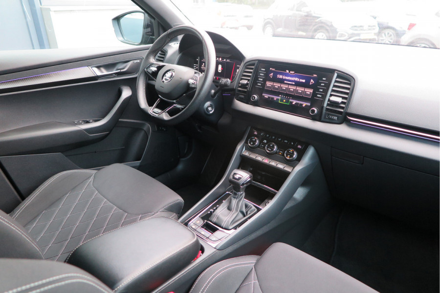 Škoda Karoq 1.5 TSI ACT 150pk Sportline Business Stoelverwarming , Led verlichting , DAB+ radio , Carplay ,Canton sound systeem, Achteruitrijcamera , Parkeersensoren ,Electr. achterklep ,etc. Škoda Karoq 1.5 TSI ACT 150pk Sportline Business Stoelverwarming , Led verlichting , DAB+ radio , Carplay ,Canton sound systeem, Achteruitrijcamera , Parkeersensoren ,Electr. achterklep ,etc.