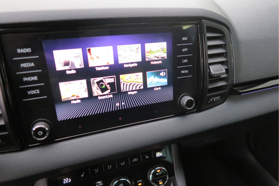 Škoda Karoq 1.5 TSI ACT 150pk Sportline Business Stoelverwarming , Led verlichting , DAB+ radio , Carplay ,Canton sound systeem, Achteruitrijcamera , Parkeersensoren ,Electr. achterklep ,etc. Škoda Karoq 1.5 TSI ACT 150pk Sportline Business Stoelverwarming , Led verlichting , DAB+ radio , Carplay ,Canton sound systeem, Achteruitrijcamera , Parkeersensoren ,Electr. achterklep ,etc.