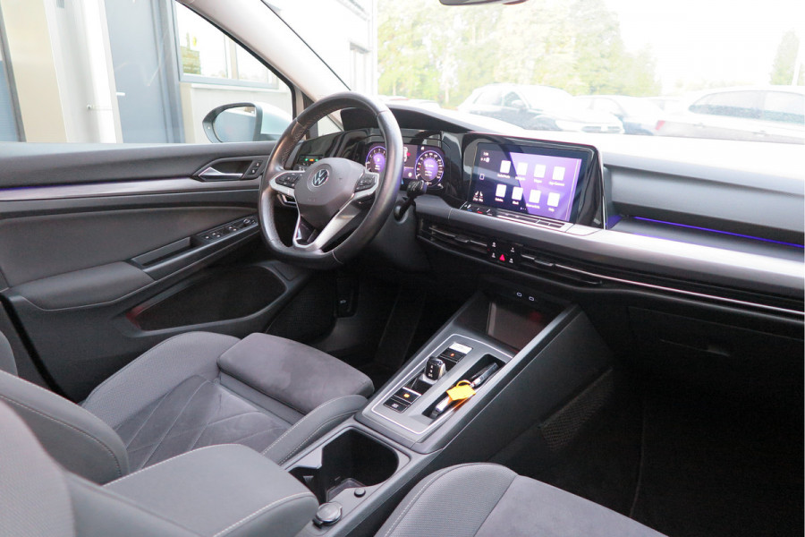 Volkswagen Golf 1.5 eTSI 150pk DSG 1st Edition ,. Pano, Virtual cockpit, LED verl. Electr. bestuurdersstoel met massage , Navigatie , DAB+ Carplay,  Stoelverw etc. Volkswagen Golf 1.5 eTSI 150pk DSG 1st Edition ,. Pano, Virtual cockpit, LED verl. Electr. bestuurdersstoel met massage , Navigatie , DAB+ Carplay,  Stoelverw etc.