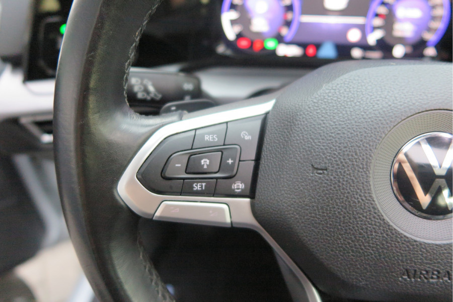 Volkswagen Golf 1.5 eTSI 150pk DSG 1st Edition ,. Pano, Virtual cockpit, LED verl. Electr. bestuurdersstoel met massage , Navigatie , DAB+ Carplay,  Stoelverw etc. Volkswagen Golf 1.5 eTSI 150pk DSG 1st Edition ,. Pano, Virtual cockpit, LED verl. Electr. bestuurdersstoel met massage , Navigatie , DAB+ Carplay,  Stoelverw etc.