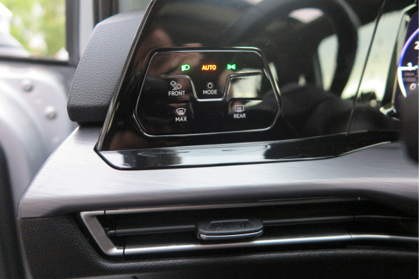 Volkswagen Golf 1.5 eTSI 150pk DSG 1st Edition ,. Pano, Virtual cockpit, LED verl. Electr. bestuurdersstoel met massage , Navigatie , DAB+ Carplay,  Stoelverw etc. Volkswagen Golf 1.5 eTSI 150pk DSG 1st Edition ,. Pano, Virtual cockpit, LED verl. Electr. bestuurdersstoel met massage , Navigatie , DAB+ Carplay,  Stoelverw etc.