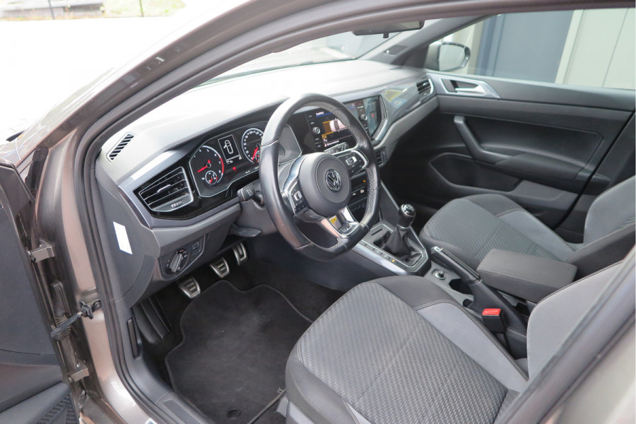 Volkswagen Polo 1.0 TSI 85kw 116pk Highline Business 2xR-Line , Beats audio , PDC, Navi, Carplay, LMV, Cruisecontrol. dealer onderhouden.