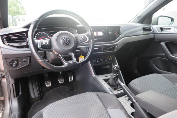 Volkswagen Polo 1.0 TSI 85kw 116pk Highline Business 2xR-Line , Beats audio , PDC, Navi, Carplay, LMV, Cruisecontrol. dealer onderhouden.
