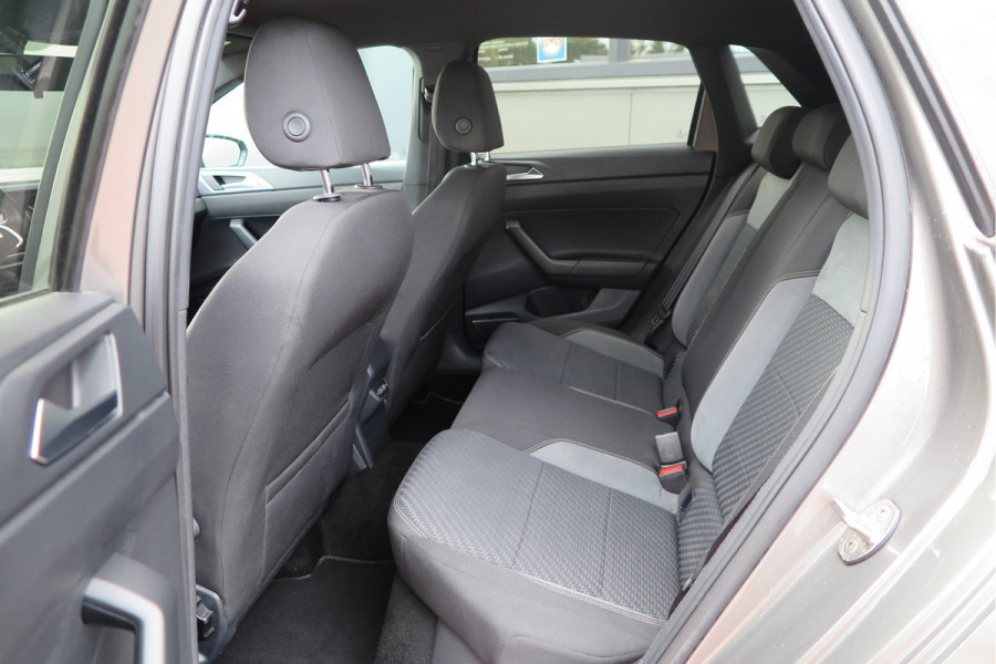 Volkswagen Polo 1.0 TSI 85kw 116pk Highline Business 2xR-Line , Beats audio , PDC, Navi, Carplay, LMV, Cruisecontrol. dealer onderhouden.