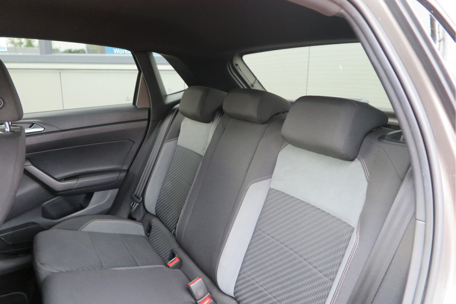 Volkswagen Polo 1.0 TSI 85kw 116pk Highline Business 2xR-Line , Beats audio , PDC, Navi, Carplay, LMV, Cruisecontrol. dealer onderhouden.