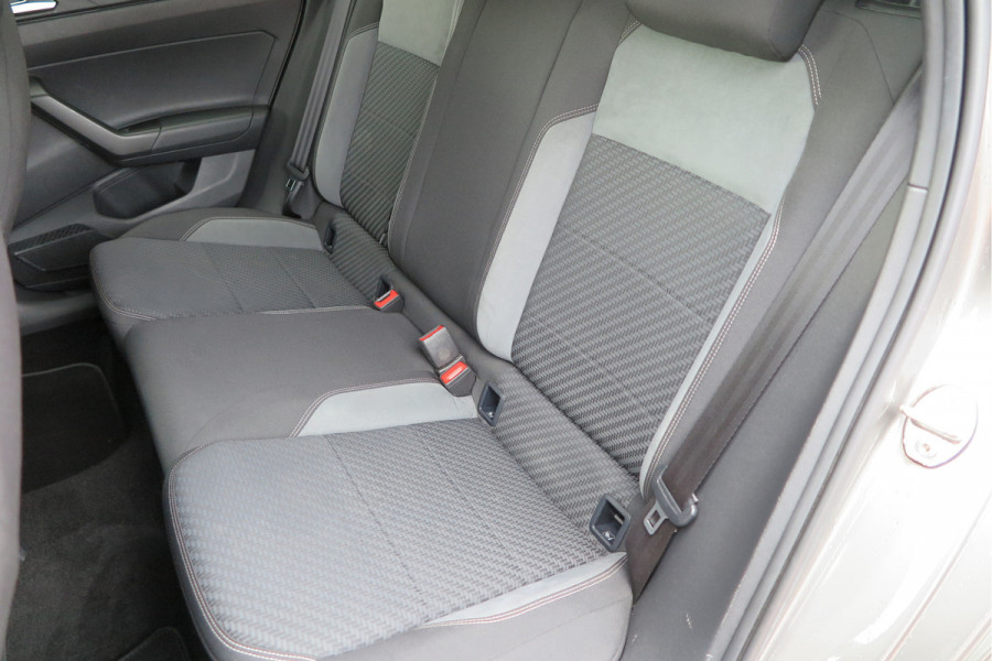 Volkswagen Polo 1.0 TSI 85kw 116pk Highline Business 2xR-Line , Beats audio , PDC, Navi, Carplay, LMV, Cruisecontrol. dealer onderhouden.