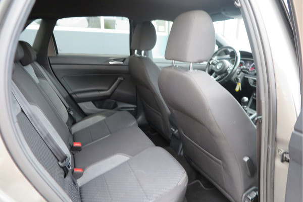 Volkswagen Polo 1.0 TSI 85kw 116pk Highline Business 2xR-Line , Beats audio , PDC, Navi, Carplay, LMV, Cruisecontrol. dealer onderhouden.