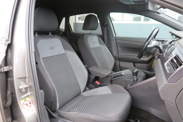 Volkswagen Polo 1.0 TSI 85kw 116pk Highline Business 2xR-Line , Beats audio , PDC, Navi, Carplay, LMV, Cruisecontrol. dealer onderhouden.