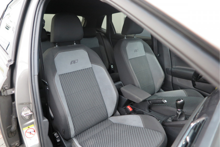 Volkswagen Polo 1.0 TSI 85kw 116pk Highline Business 2xR-Line , Beats audio , PDC, Navi, Carplay, LMV, Cruisecontrol. dealer onderhouden.