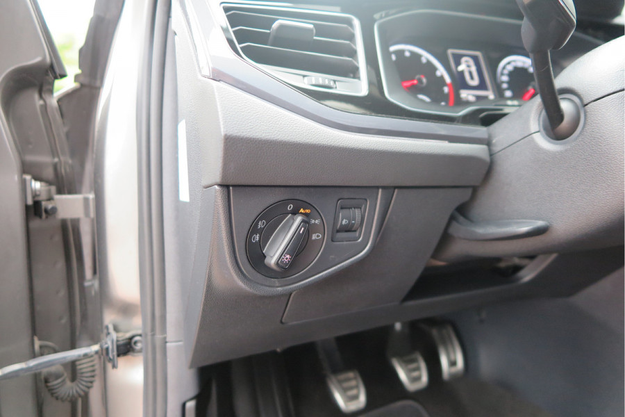 Volkswagen Polo 1.0 TSI 85kw 116pk Highline Business 2xR-Line , Beats audio , PDC, Navi, Carplay, LMV, Cruisecontrol. dealer onderhouden.