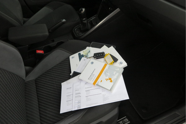 Volkswagen Polo 1.0 TSI 85kw 116pk Highline Business 2xR-Line , Beats audio , PDC, Navi, Carplay, LMV, Cruisecontrol. dealer onderhouden.