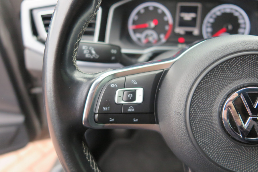 Volkswagen Polo 1.0 TSI 85kw 116pk Highline Business 2xR-Line , Beats audio , PDC, Navi, Carplay, LMV, Cruisecontrol. dealer onderhouden.