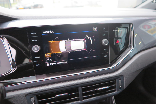 Volkswagen Polo 1.0 TSI 85kw 116pk Highline Business 2xR-Line , Beats audio , PDC, Navi, Carplay, LMV, Cruisecontrol. dealer onderhouden.