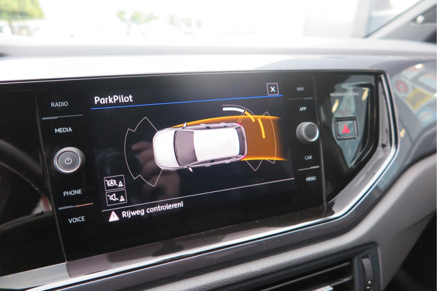 Volkswagen Polo 1.0 TSI 85kw 116pk Highline Business 2xR-Line , Beats audio , PDC, Navi, Carplay, LMV, Cruisecontrol. dealer onderhouden.