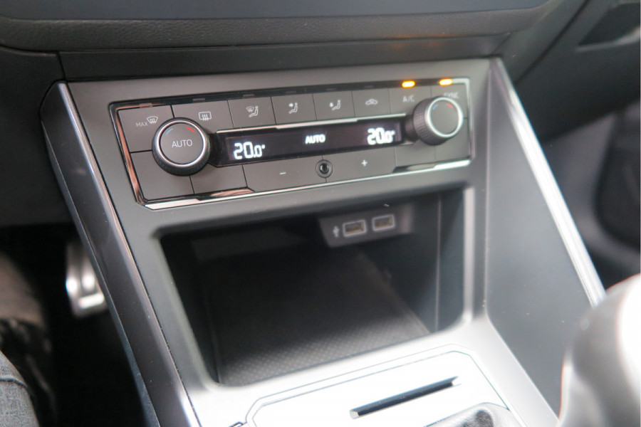 Volkswagen Polo 1.0 TSI 85kw 116pk Highline Business 2xR-Line , Beats audio , PDC, Navi, Carplay, LMV, Cruisecontrol. dealer onderhouden.