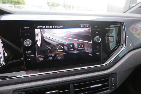 Volkswagen Polo 1.0 TSI 85kw 116pk Highline Business 2xR-Line , Beats audio , PDC, Navi, Carplay, LMV, Cruisecontrol. dealer onderhouden.