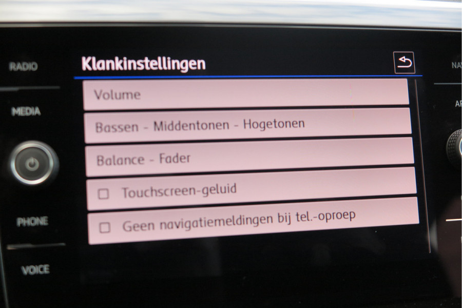 Volkswagen Polo 1.0 TSI 85kw 116pk Highline Business 2xR-Line , Beats audio , PDC, Navi, Carplay, LMV, Cruisecontrol. dealer onderhouden.