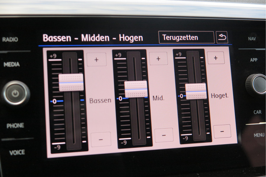 Volkswagen Polo 1.0 TSI 85kw 116pk Highline Business 2xR-Line , Beats audio , PDC, Navi, Carplay, LMV, Cruisecontrol. dealer onderhouden.